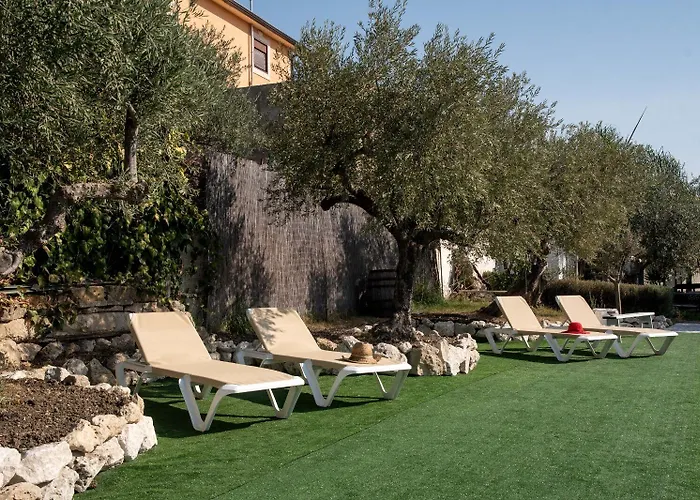 Kairos Bed & Breakfast 3*