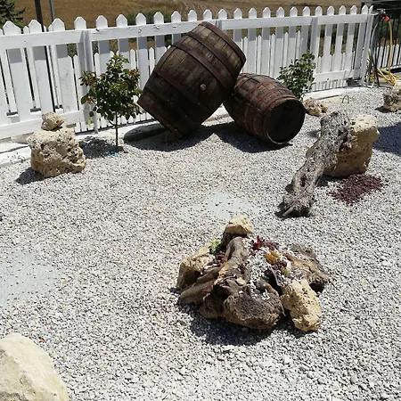 Kairos לינה וארוחת בוקר